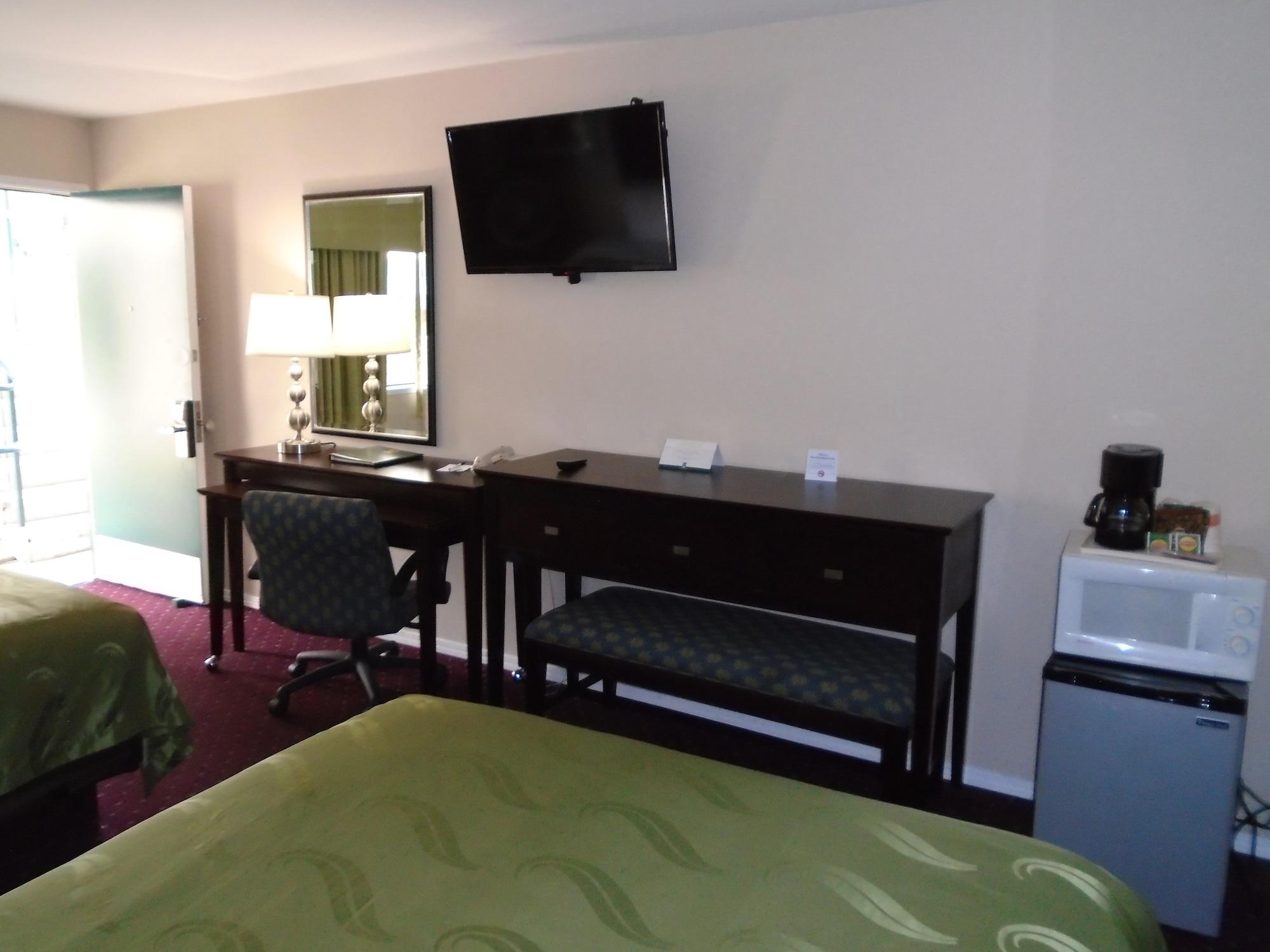 Scottish Fairway Inn Monterey Eksteriør billede
