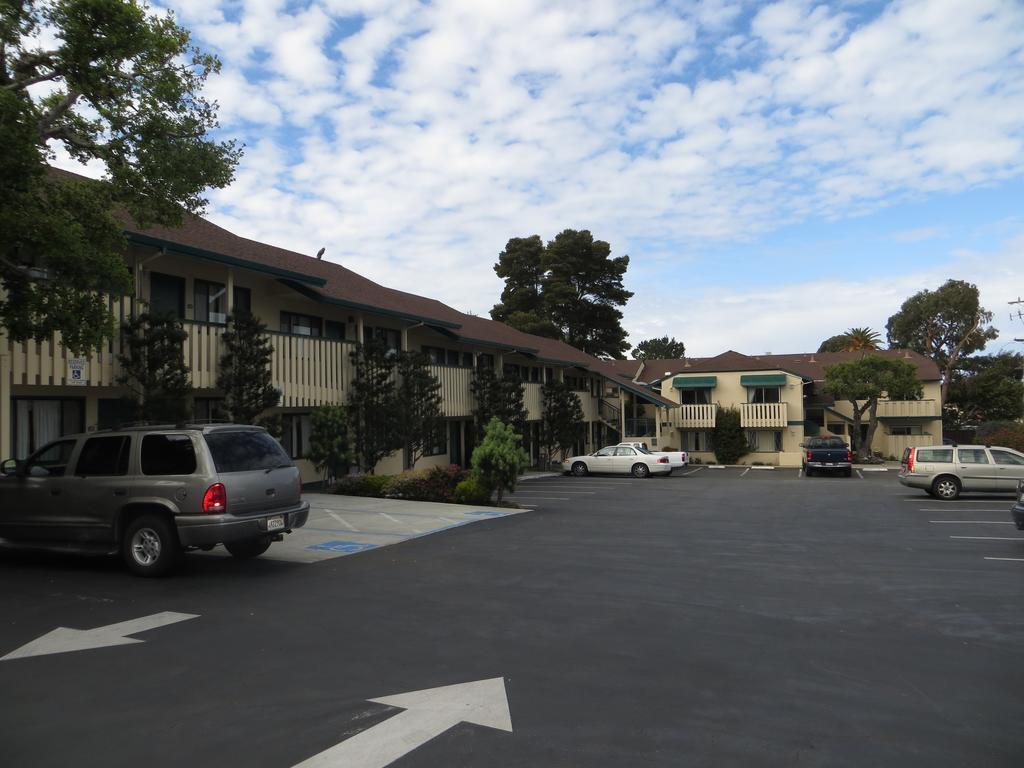 Scottish Fairway Inn Monterey Eksteriør billede