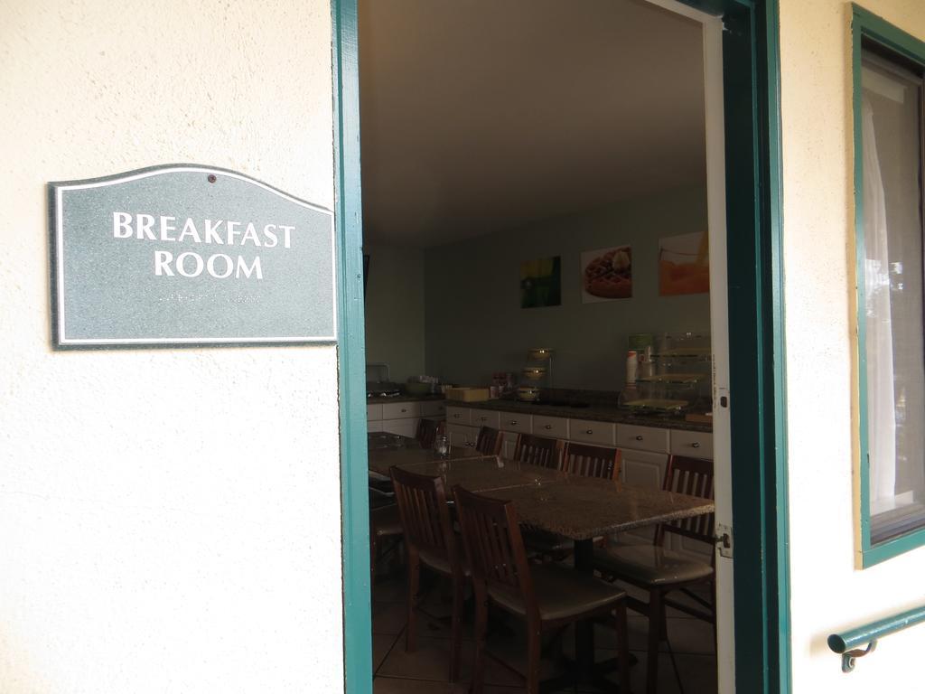 Scottish Fairway Inn Monterey Eksteriør billede