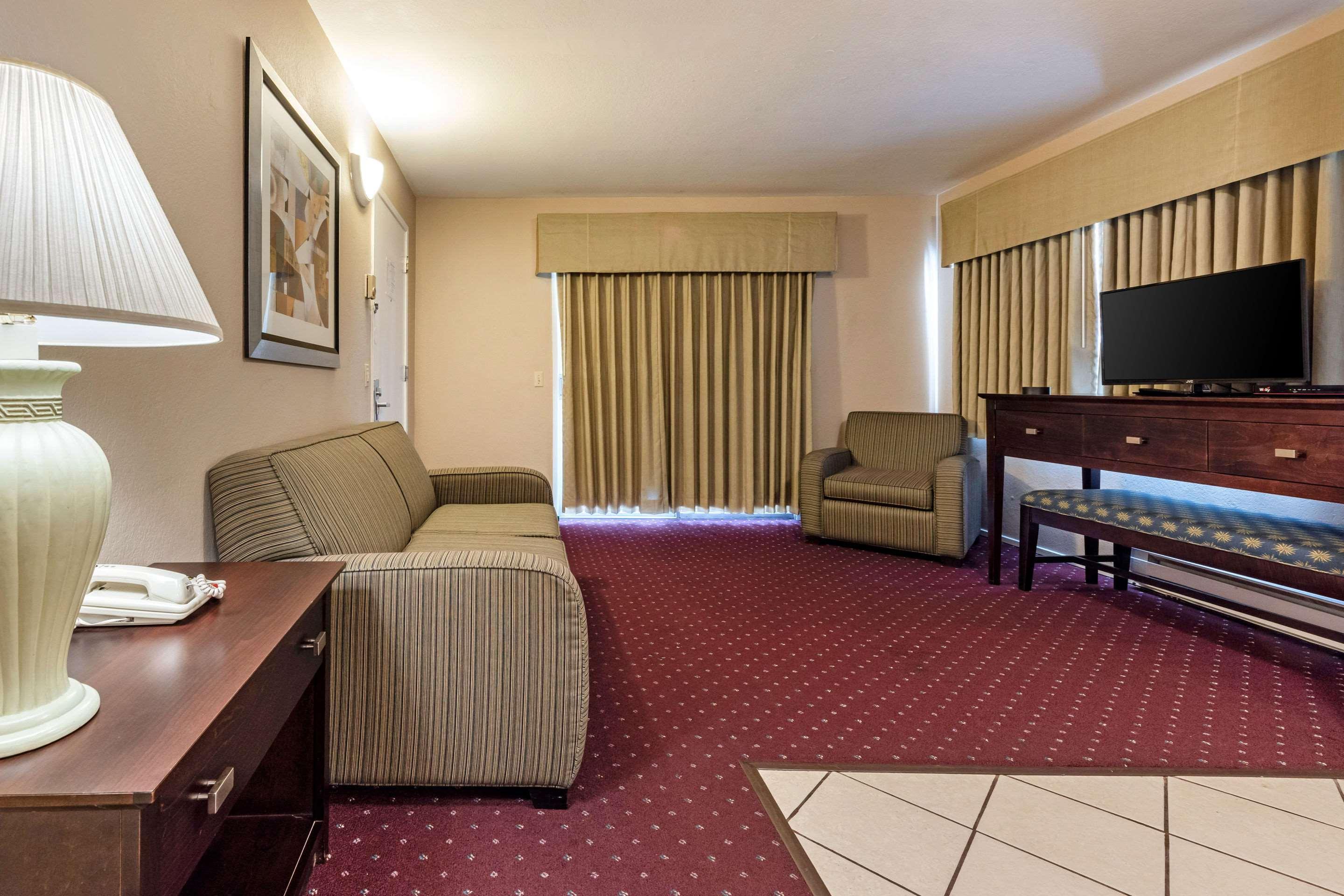 Scottish Fairway Inn Monterey Eksteriør billede