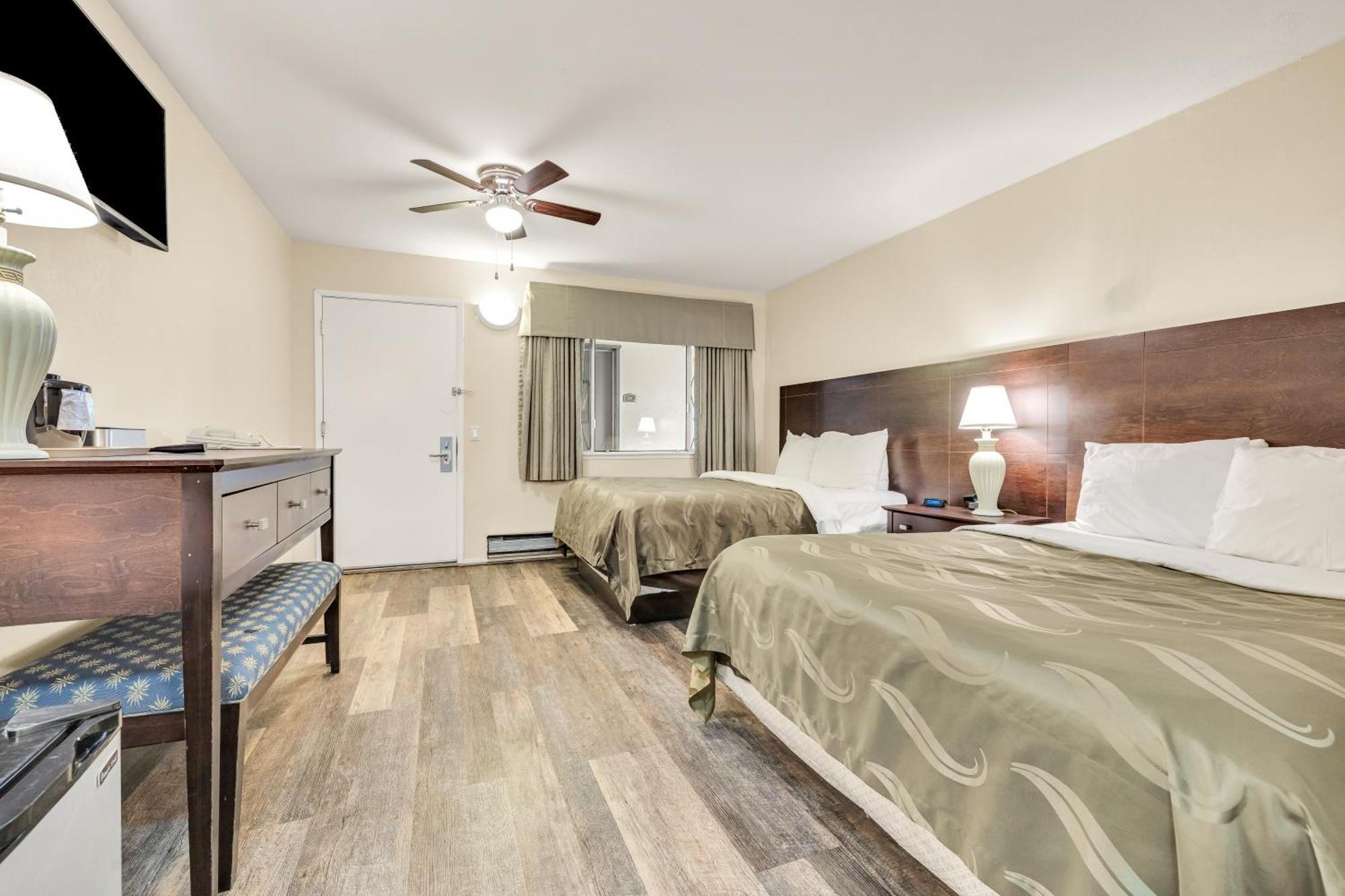 Scottish Fairway Inn Monterey Eksteriør billede